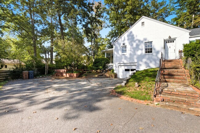 Building Photo - 139 Druid Dr