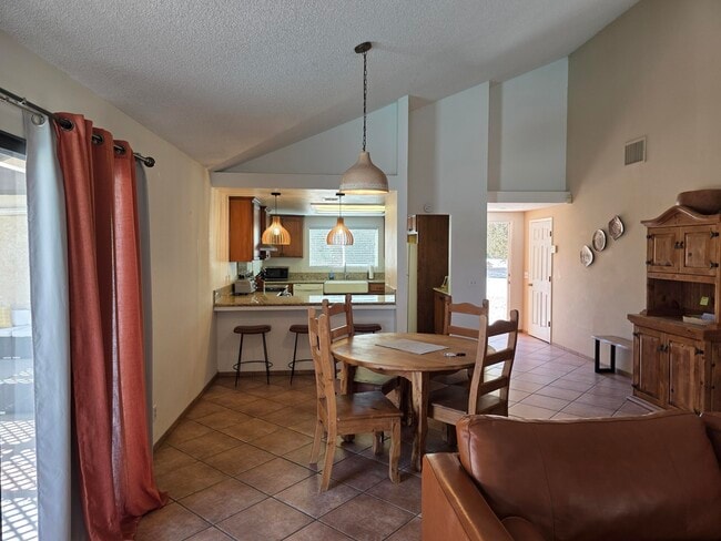 Building Photo - 56814 Mountain View Trail