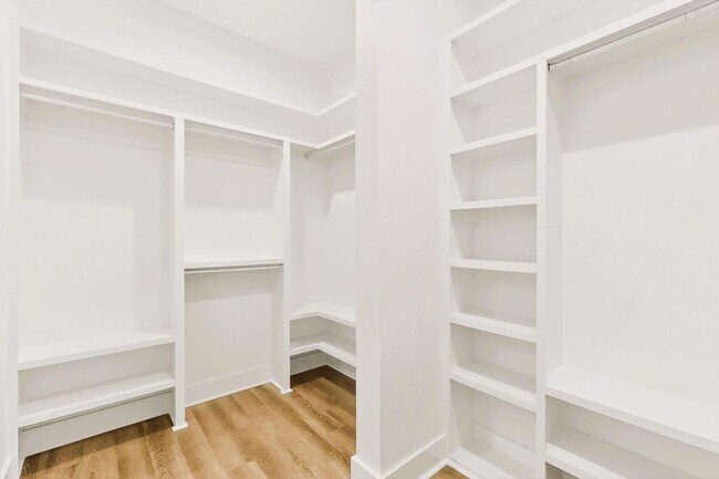 Building Photo - Modern 3 Bed, 3 Bath Home Near Downtown Dallas