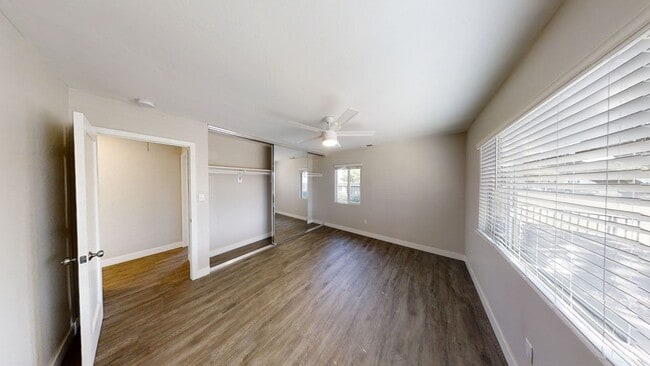 Building Photo - Renovated 3BD/1BA! Great Yard!