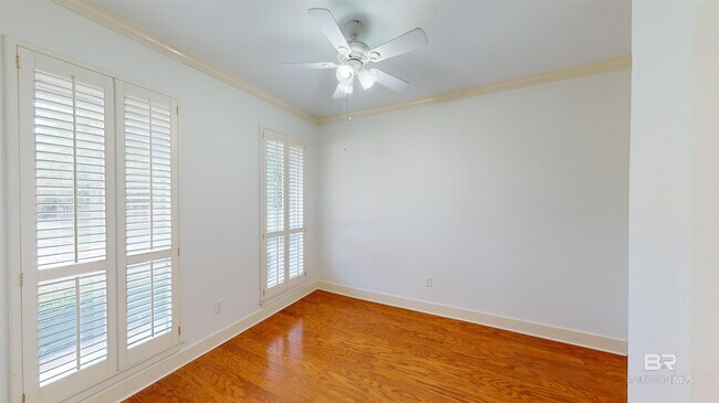 Building Photo - 6052 Magnolia Pl E