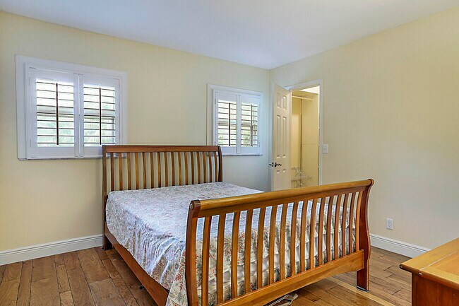 Building Photo - 12812 Raymond Dr