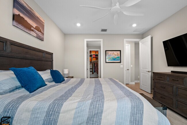 Building Photo - 10454 SW Captiva Dr