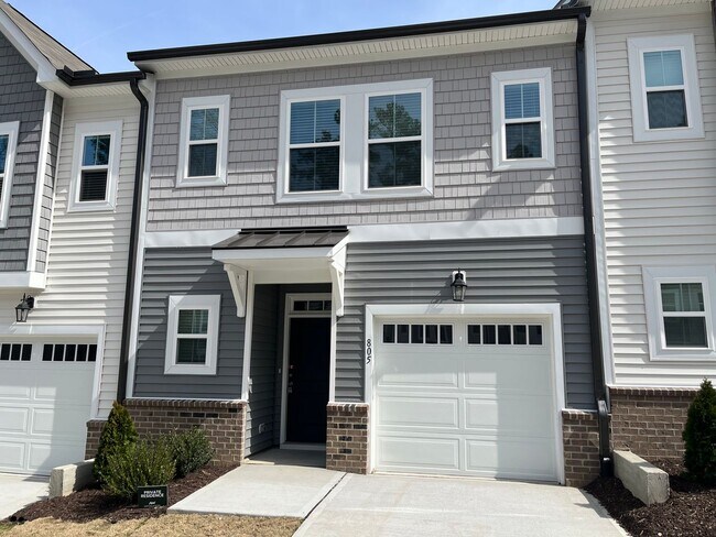 Primary Photo - Stunning 3BD, 2.5BA Raleigh Townhome With ...