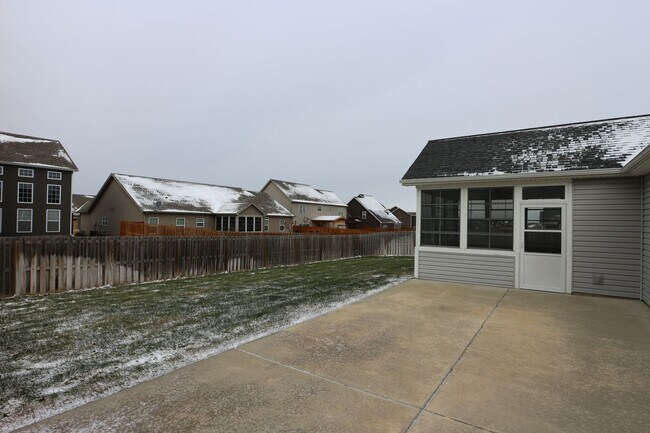 Building Photo - Ranch-style 3 Bedroom Lafayette Home!