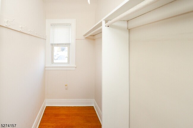 Building Photo - 29 13th Ave