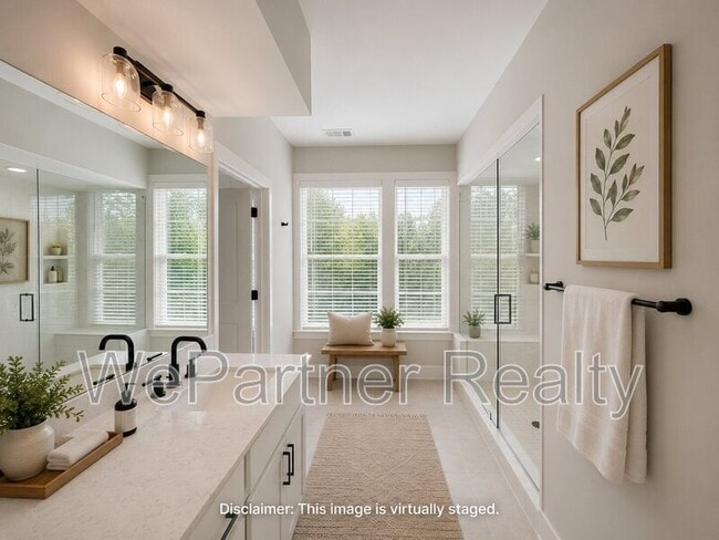 Building Photo - 1085 Adam Cir