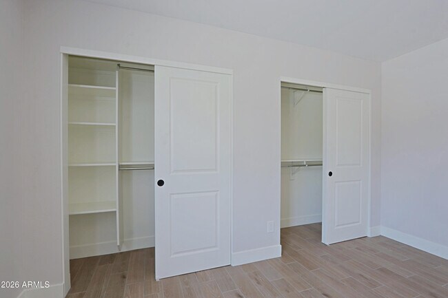 Building Photo - 454 S Pioneer