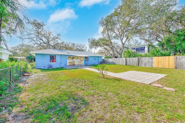 Building Photo - 1668 Cleveland St