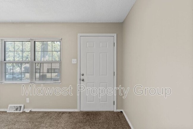 Building Photo - 3661 High Dr