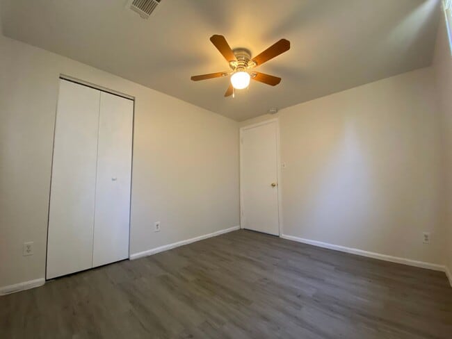 Building Photo - 2107 3rd Ave