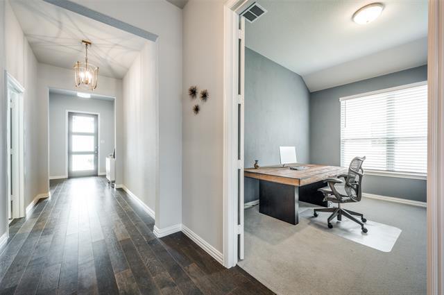 Building Photo - 3004 Comal Dr