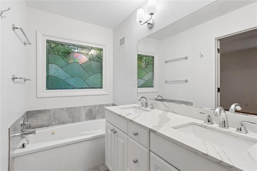 Building Photo - 4775 Merlendale Ct NW
