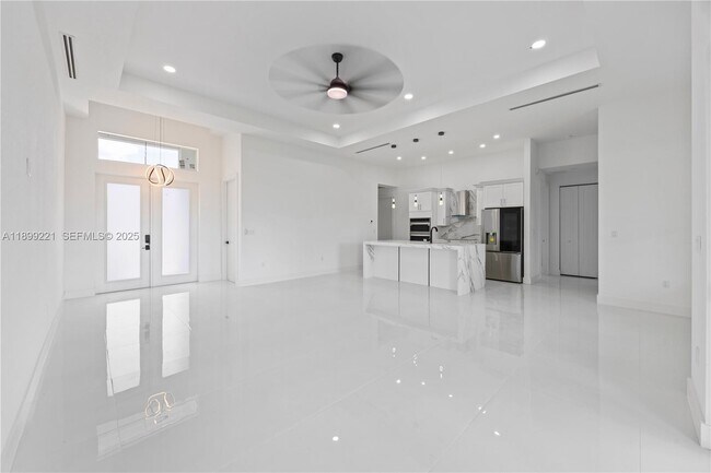 Building Photo - 3111 W 17th St