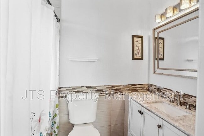 Building Photo - 6449 Feliciter Way