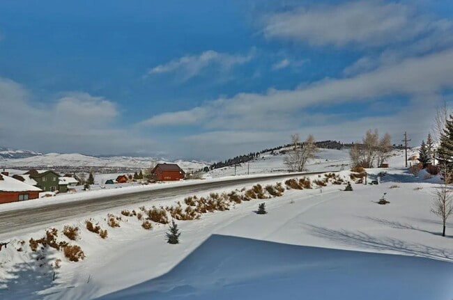 Building Photo - 72 Spruce Dr