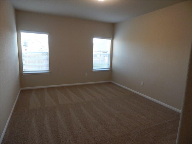 Building Photo - 1412 Fort Dessau Rd