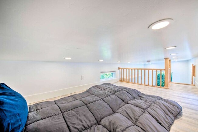 Building Photo - 161 Vidas Ave