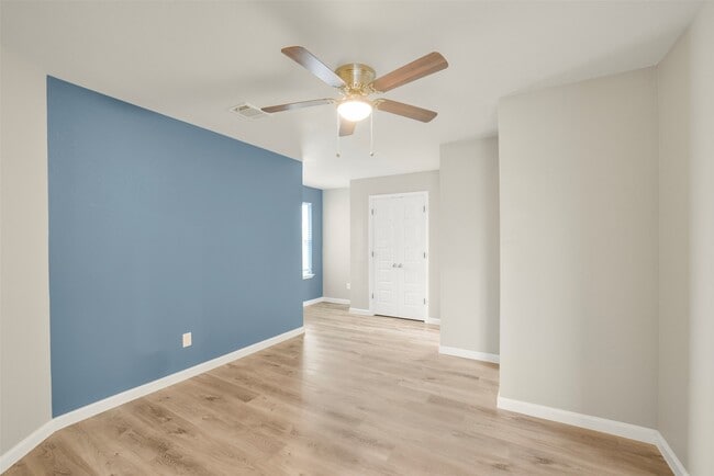 Building Photo - 10242 Bridgeland Ln