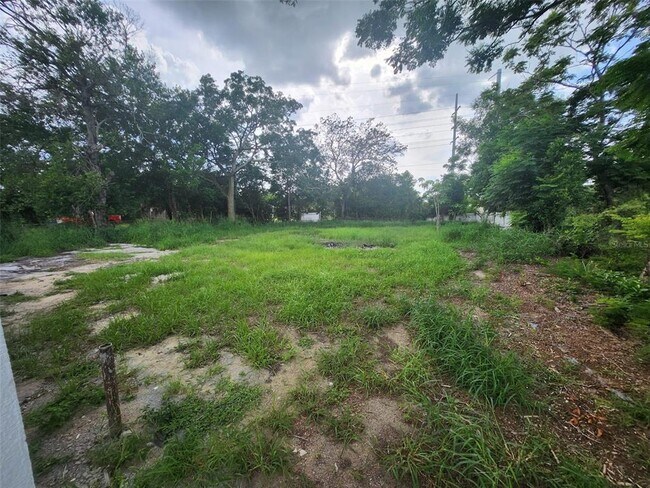 Building Photo - 1216 Emeralda Rd