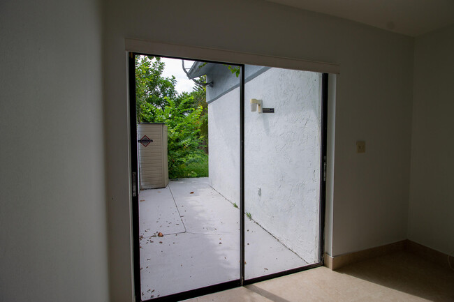 Building Photo - 1437 White Pine Dr