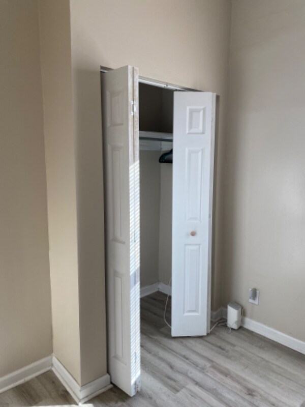 Building Photo - 155 Romney St