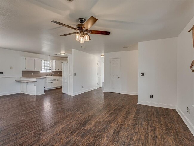 Building Photo - 21128 Sandy Creek Ln