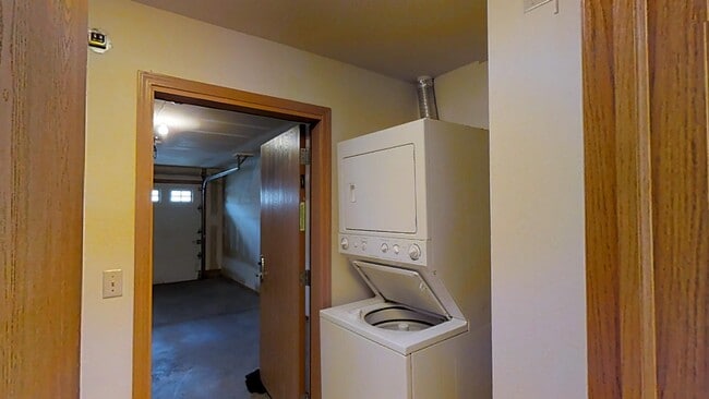 Building Photo - 312 E Gate Dr