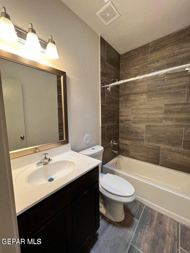 Building Photo - 461 Villa Ysleta