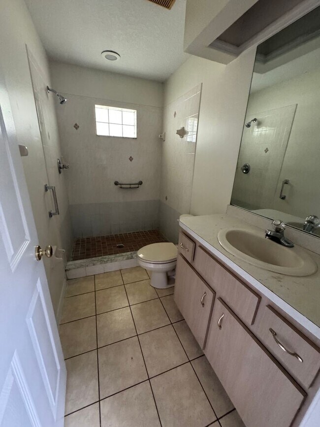 Building Photo - Charming 3BR/2BA Home in Countryside Estat...