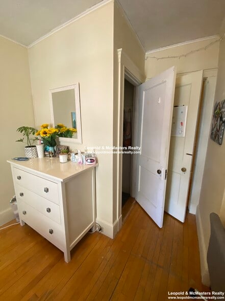 Building Photo - 139 Davis Ave