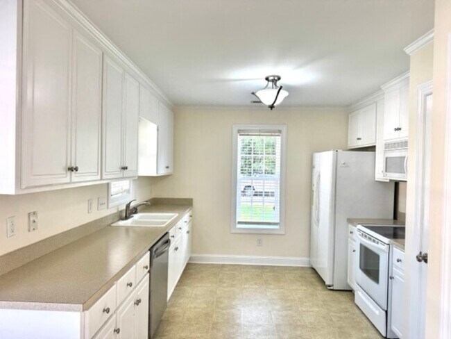 Building Photo - 4116 Huntsmoor Ln NW