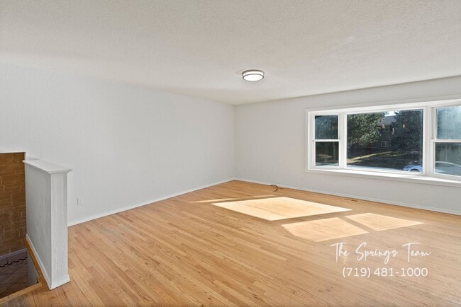 Building Photo - CHARMING 5BD/3BA NEAR FT CARSON - Deposit Waiver Available