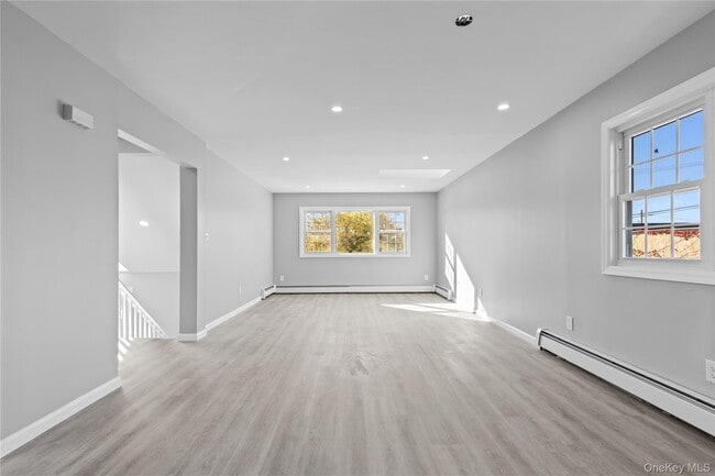 Building Photo - 310 Lindell Blvd