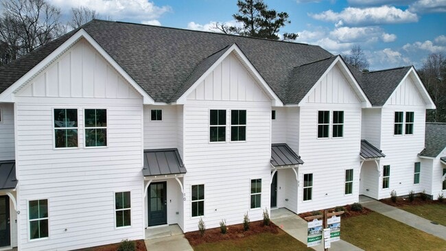 Building Photo - Charming Two-Level Home in The Village - COMING SOON!