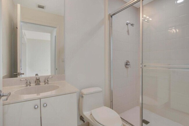 Building Photo - 801 S Olive Ave