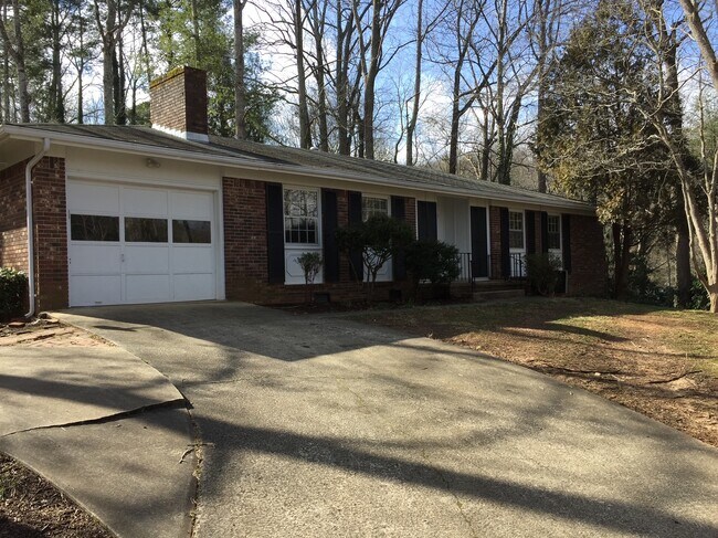 Garage and front of home - 35 Ferncliff Dr
