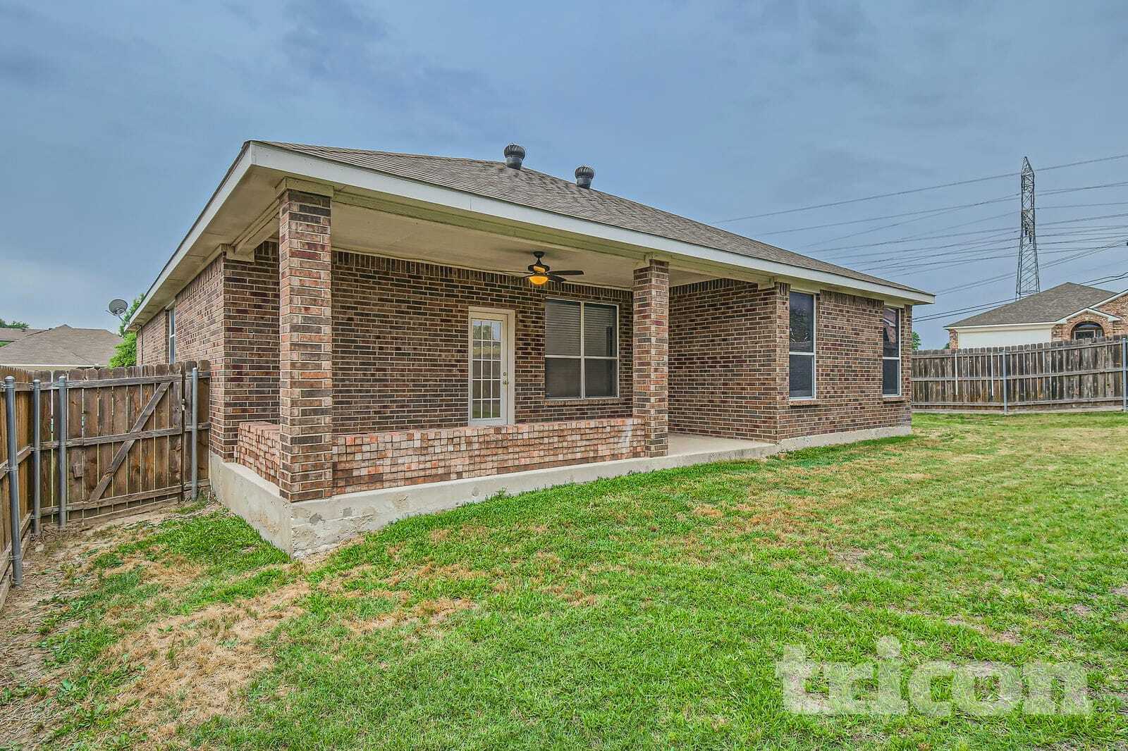 Building Photo - 7101 Crenshaw Dr