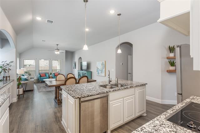Building Photo - 204 Garden Grove Dr