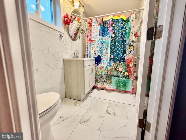 Building Photo - 4427 Terrace Ave