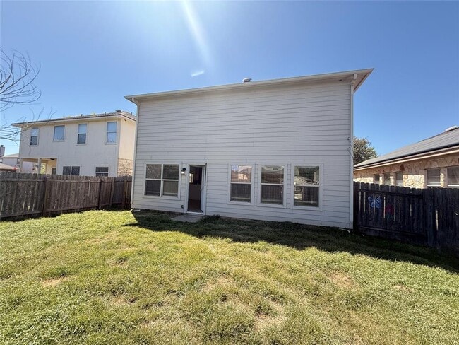 Building Photo - 279 Housefinch Loop