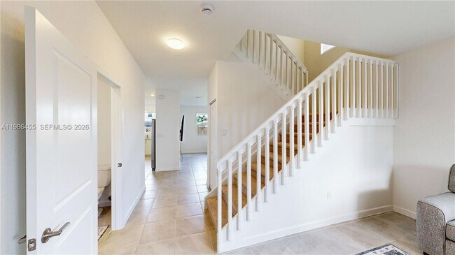 Building Photo - 2333 SE 28th St