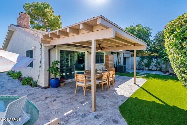 Building Photo - 7526 Via De Ln