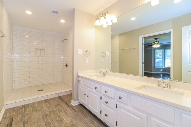 Building Photo - 2322 Carrollwood Ln