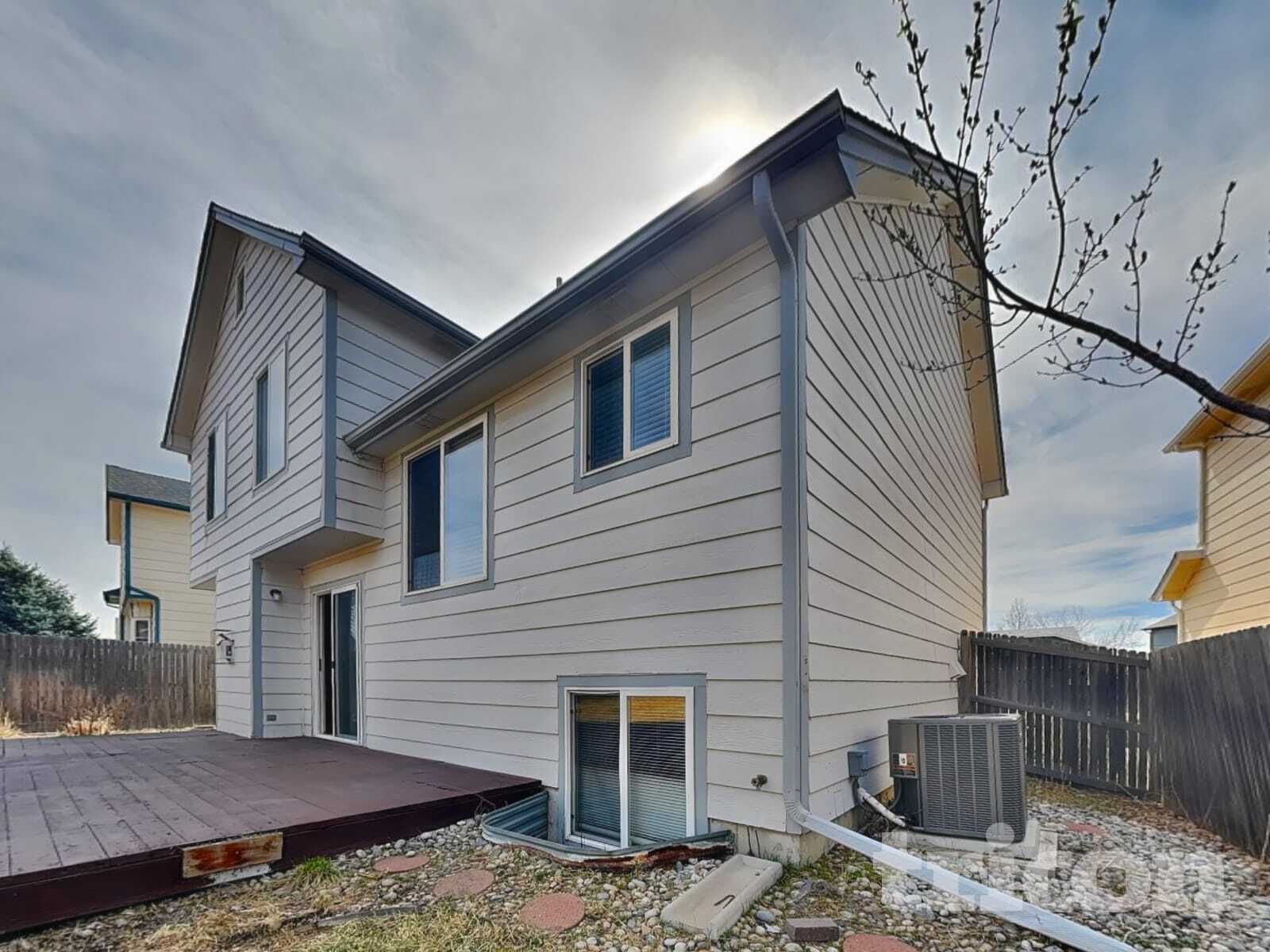 Building Photo - 5525 E 130th Dr