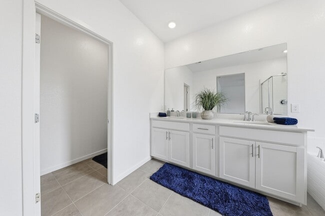 Building Photo - BRAND NEW, NEVER-LIVED-IN Lennar Corner Unit — 4 Bed / 3 Bath with Premium Upgrades!