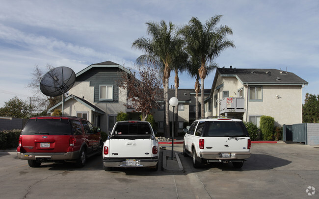 Primary Photo - 6066 Crest Ave