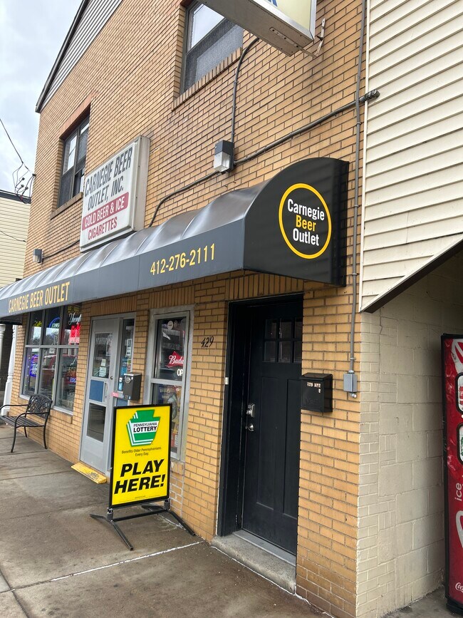 Primary Photo - 429 W Main St
