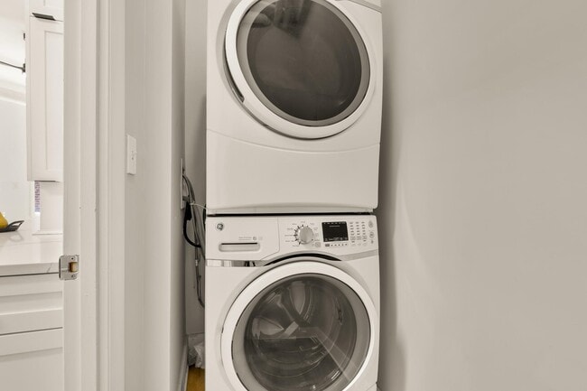 Building Photo - 1700 Kalorama Rd NW