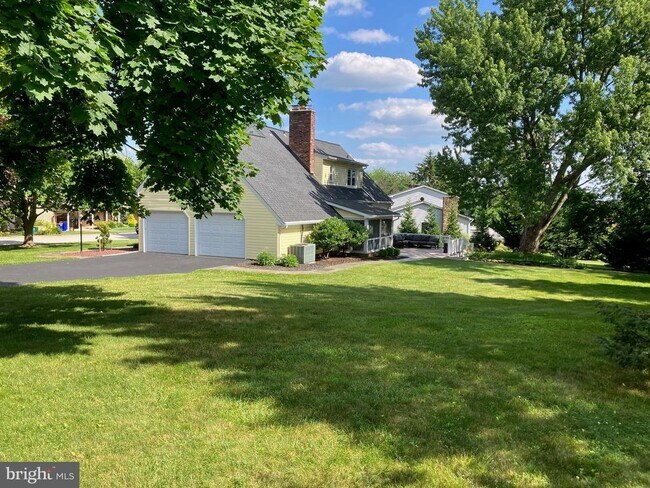 Building Photo - 20 Stone Ridge Dr